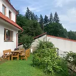 Cosy Family House With Garden, 12 Min From The Center