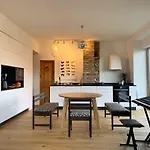 Cosy Family House With Garden, 12 Min From The Center