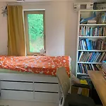 Cosy Family House With Garden, 12 Min From The Center