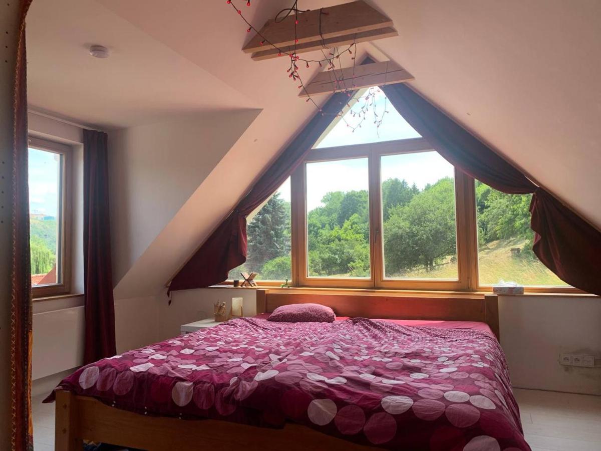 Dom wakacyjny Cosy Family House With Garden, 12 Min From The Center Praga
